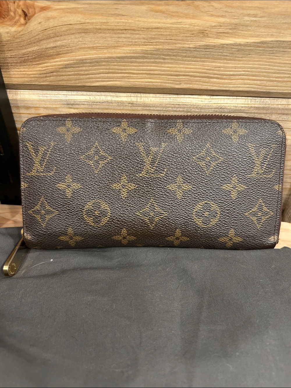 Louis Vuitton speedy alley